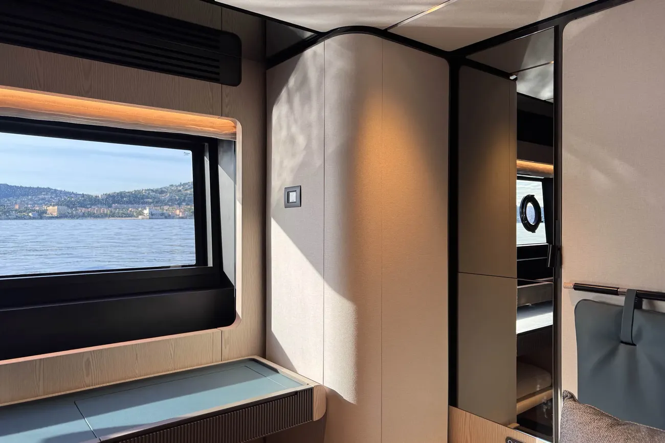 Thumbnail von Ferretti Yachts Infynito 80