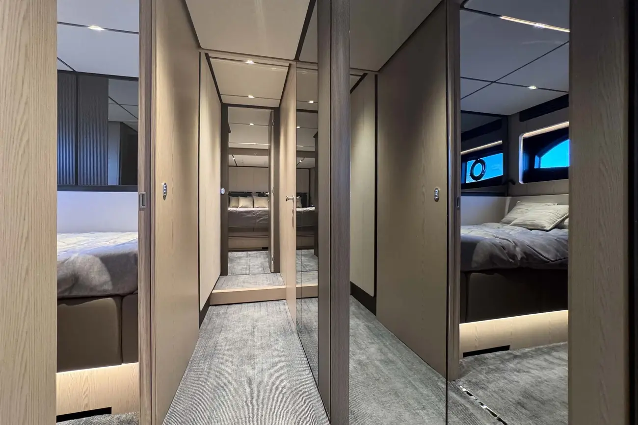 Thumbnail von Ferretti Yachts Infynito 80