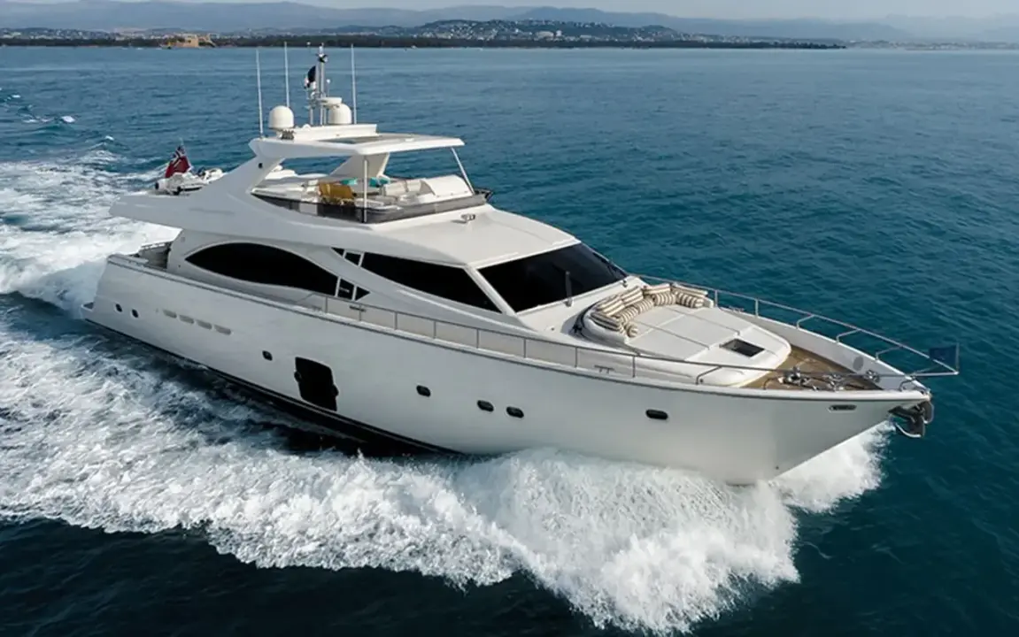 Ferretti Yachts 830 ONYX