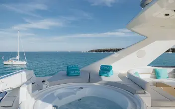 Thumbnail von Ferretti Yachts 830 ONYX