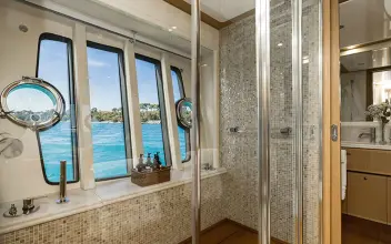 Thumbnail von Ferretti Yachts 830 ONYX