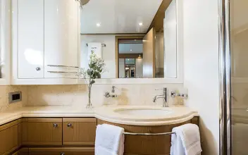 Thumbnail von Ferretti Yachts 830 ONYX