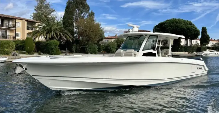 Boston Whaler 380 Outrage BOSTON WHALER