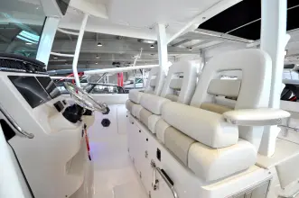 Thumbnail von Boston Whaler 380 Outrage BOSTON WHALER