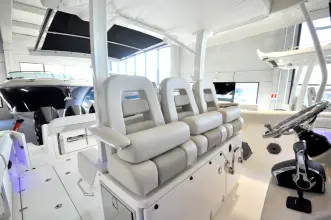 Thumbnail von Boston Whaler 380 Outrage BOSTON WHALER