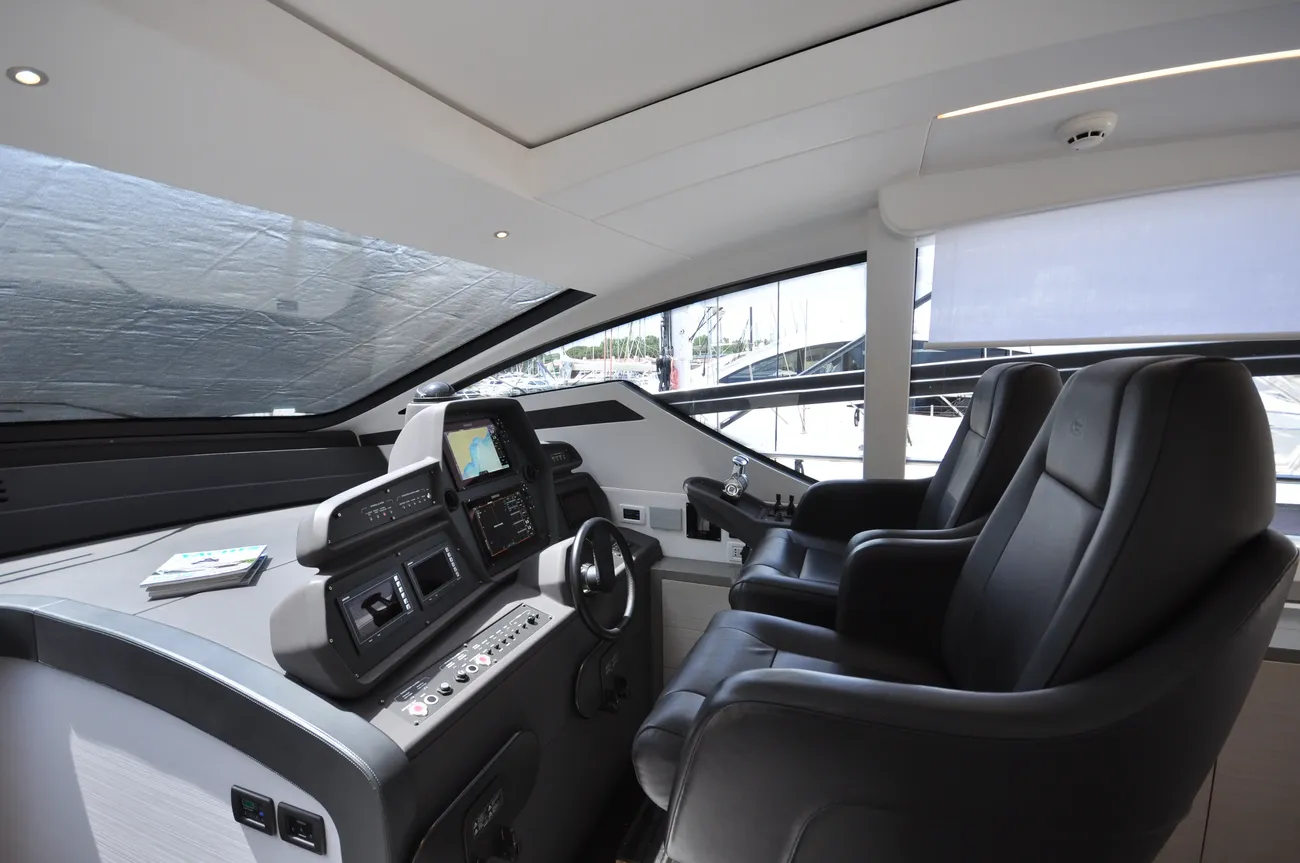 Thumbnail von Pershing 62 PERSHING 62