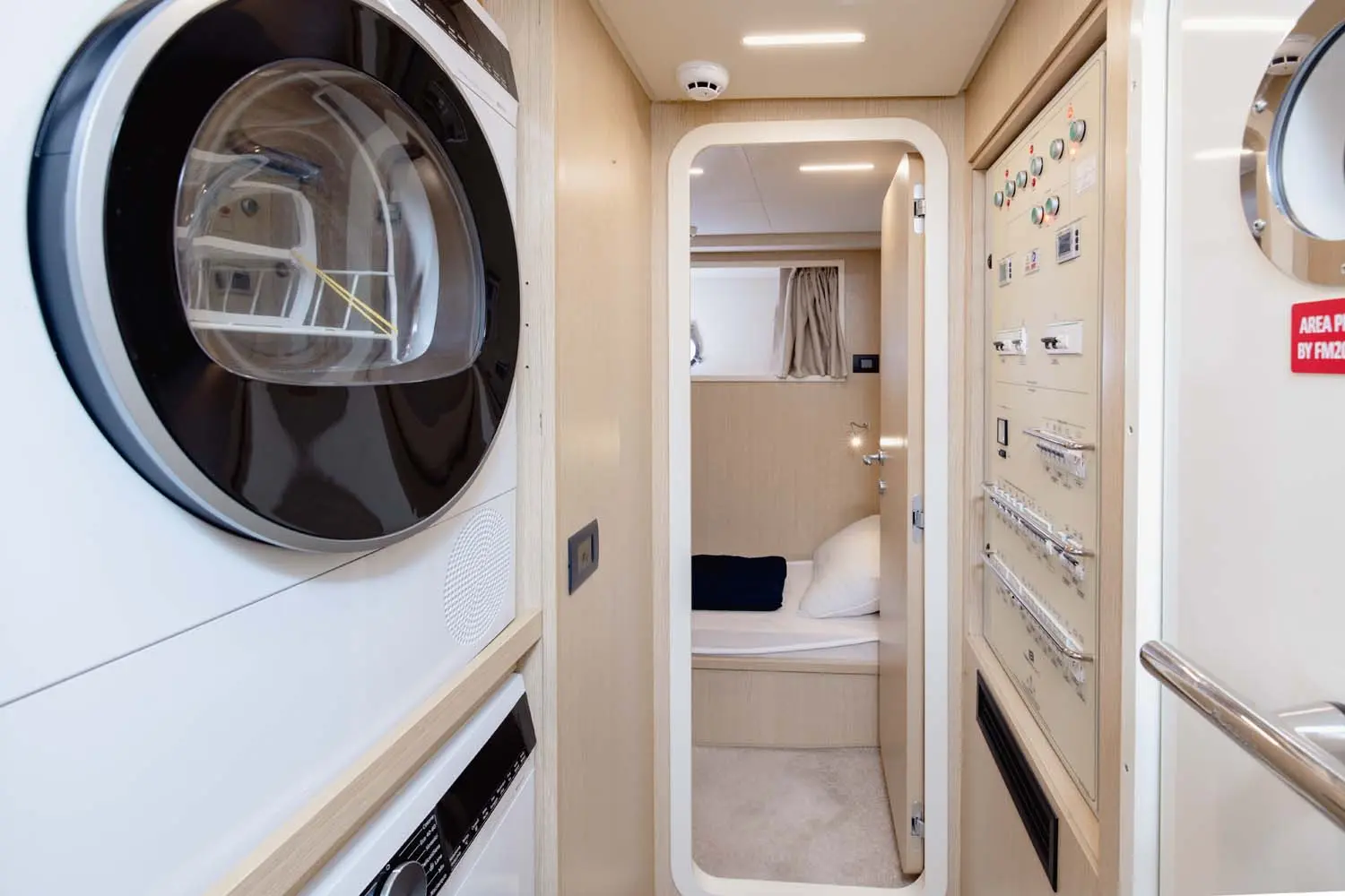 Thumbnail von Ferretti Yachts 720 FERRETTI YACHTS 720