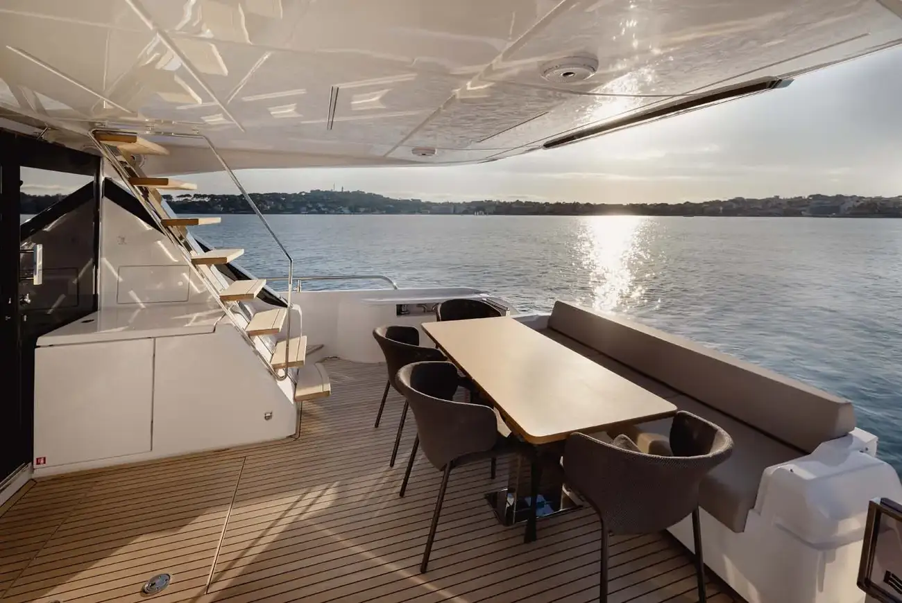 Thumbnail von Ferretti Yachts 720 FERRETTI YACHTS 720