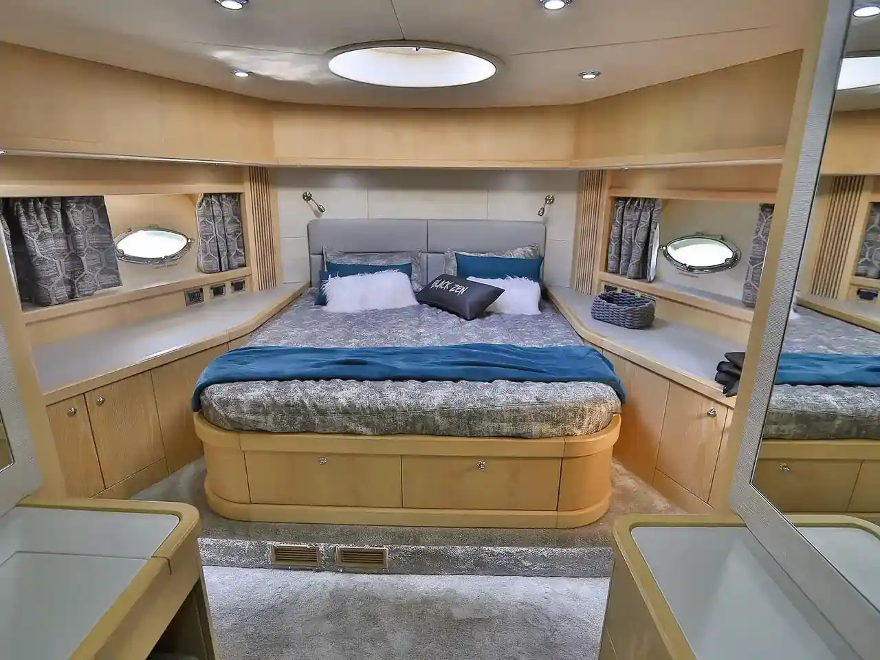 Thumbnail von Sunseeker Predator 82 BLACK ZEN