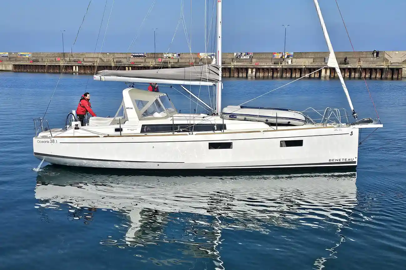 Beneteau Oceanis 38.1 BLUE FOX