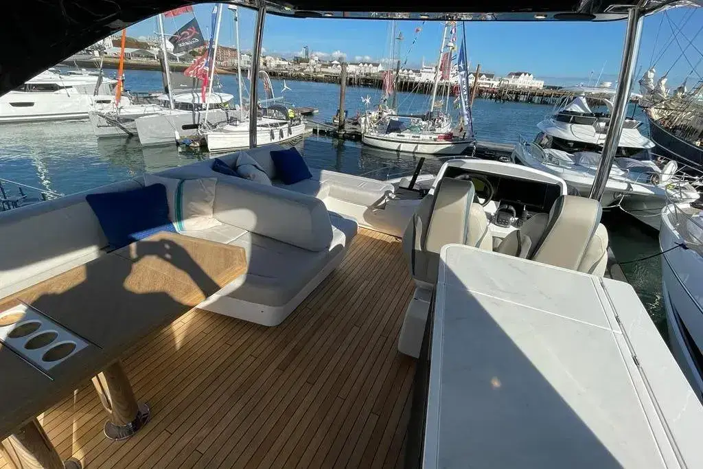 Thumbnail von Fairline Squadron 58 IN STOCK