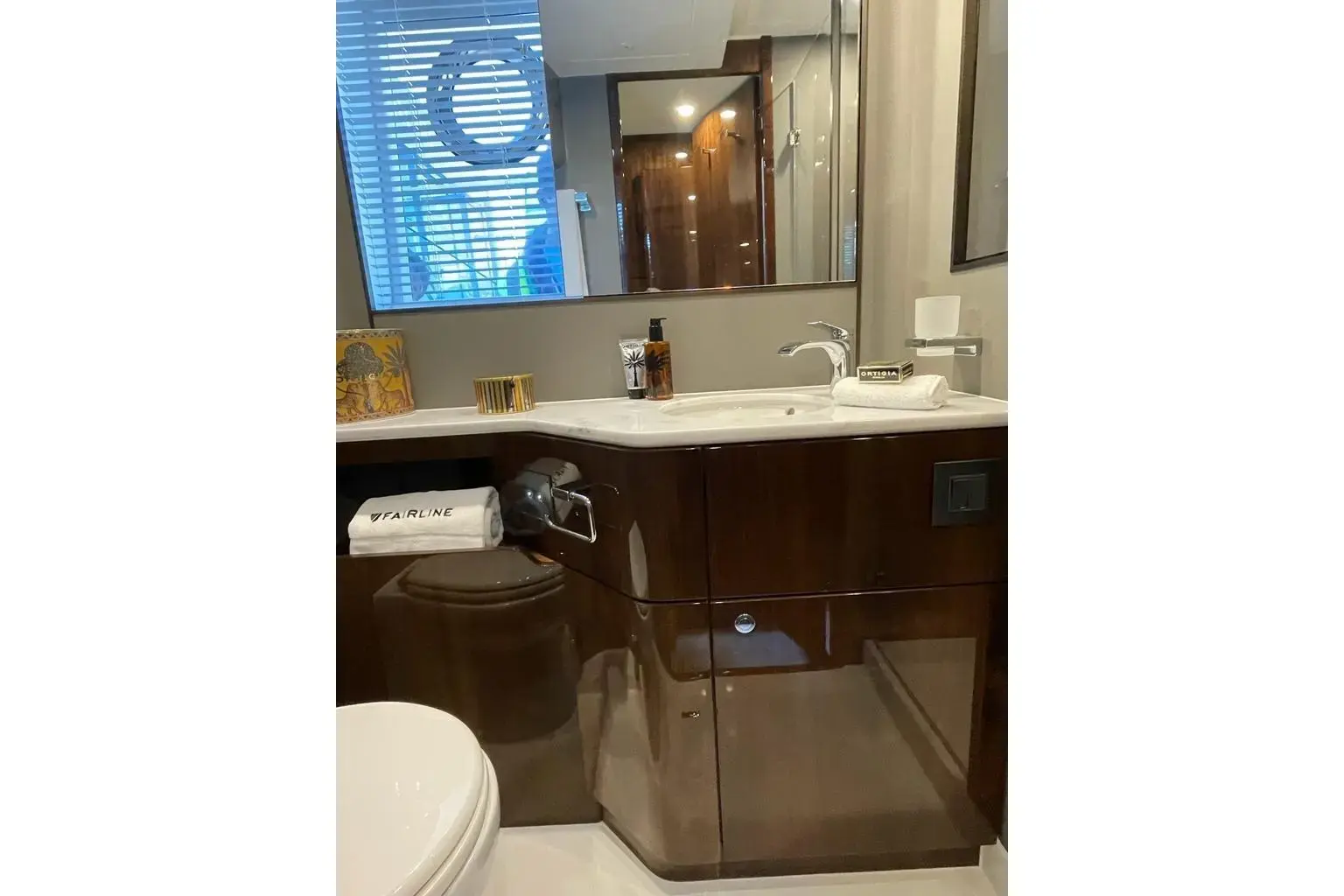 Thumbnail von Fairline Squadron 58 IN STOCK