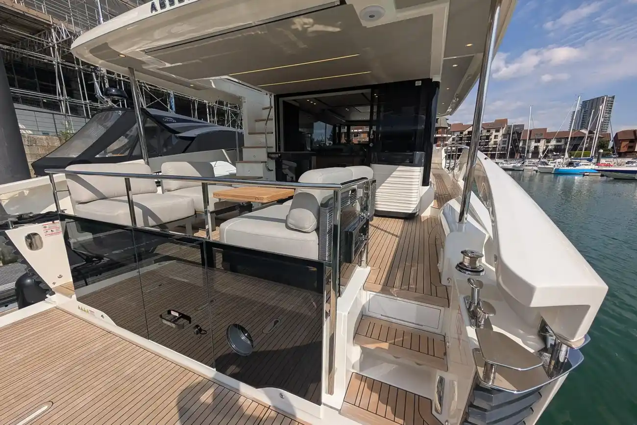 Thumbnail von Absolute Navetta 53 Explore Further