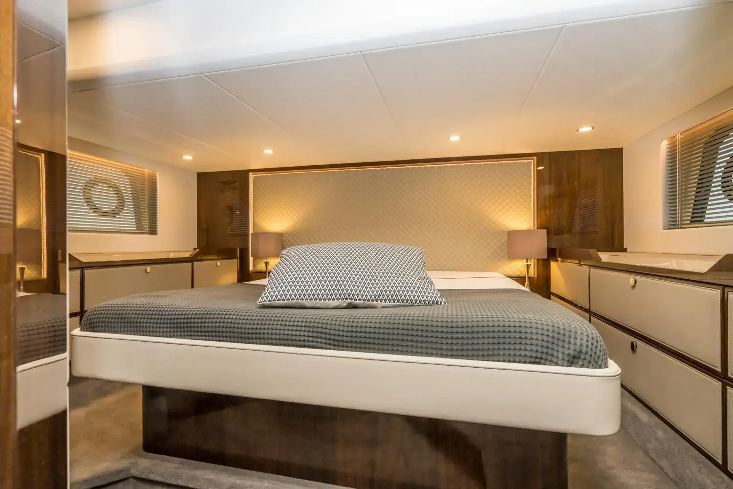 Thumbnail von Fairline Squadron 50 Availble to Order