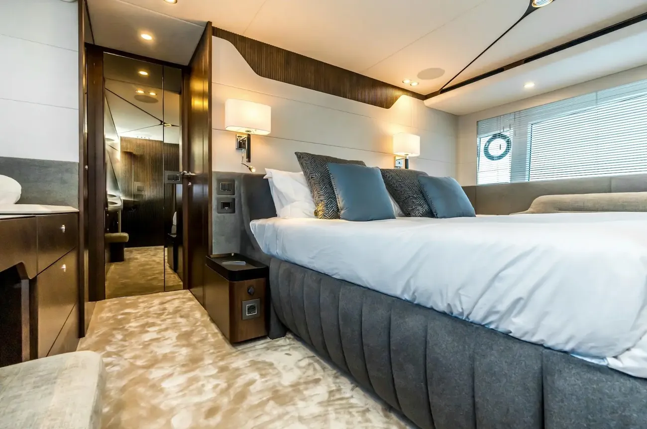 Thumbnail von Fairline Phantom 65 Availble to Order