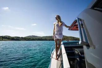 Thumbnail von Fairline F Line 33 Outboard New Cockpit Layout