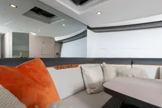 Thumbnail von Fairline F Line 33 Outboard New Cockpit Layout