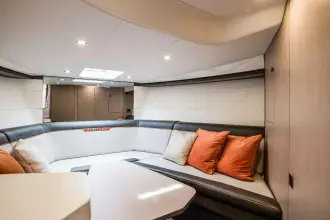 Thumbnail von Fairline F Line 33 Outboard New Cockpit Layout