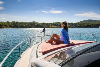 Thumbnail von Fairline F Line 33 New Cockpit Layout