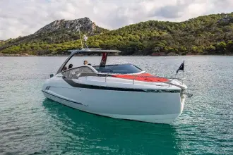 Thumbnail von Fairline F Line 33 New Cockpit Layout