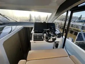 Thumbnail von Sealine C390 just arrived at TBS Hamble