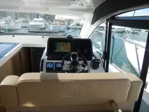 Thumbnail von Sealine C390 just arrived at TBS Hamble