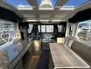 Thumbnail von Sealine C390 just arrived at TBS Hamble