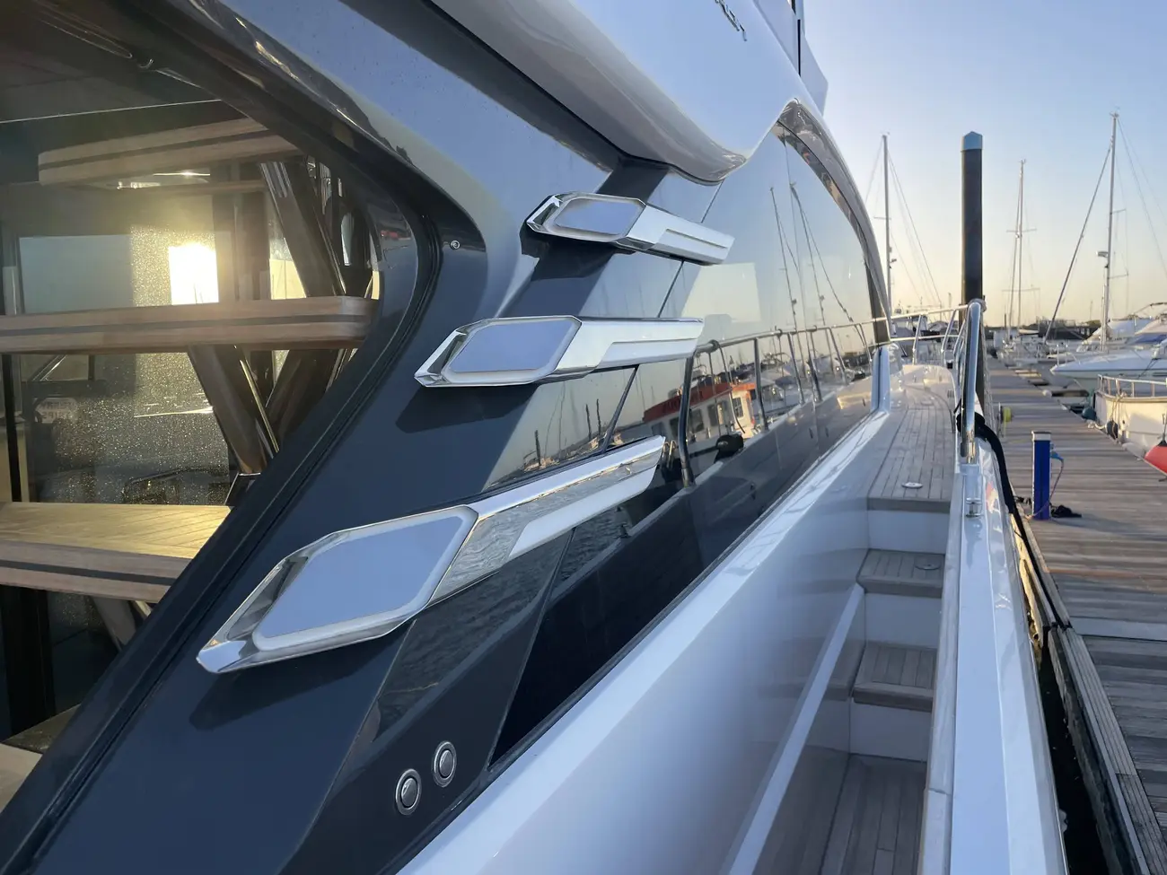 Thumbnail von Fairline Squadron 58