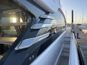 Thumbnail von Fairline Squadron 58