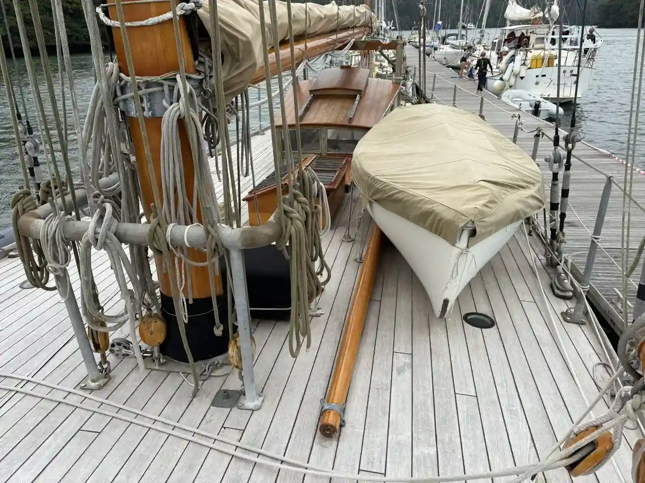 Thumbnail von Laurent Giles Dyarchy Gaff Cutter