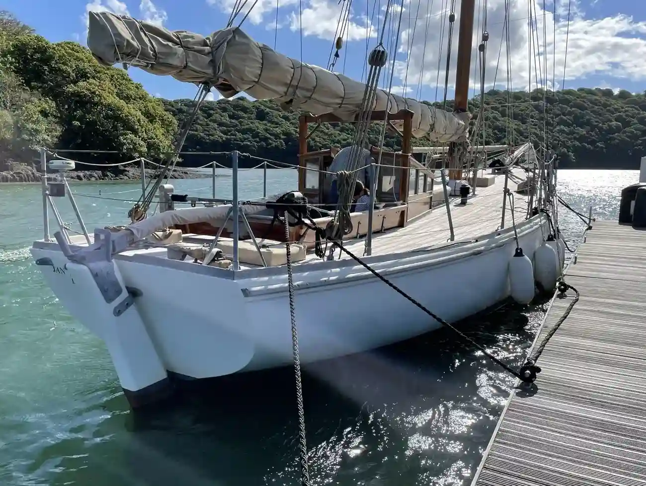 Thumbnail von Laurent Giles Dyarchy Gaff Cutter