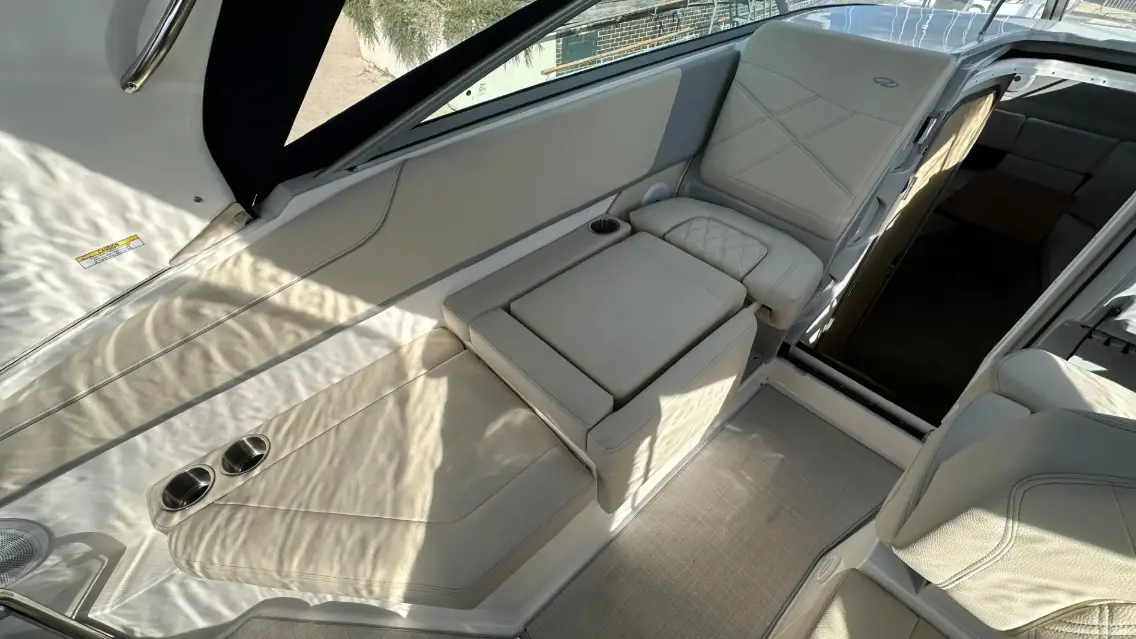 Thumbnail von Regal 26 Express Cruiser