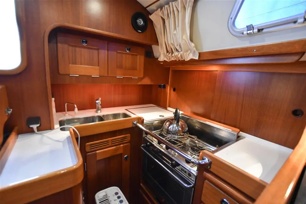 Thumbnail von Hallberg-Rassy 37