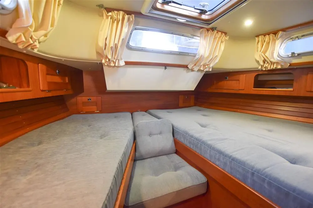 Thumbnail von Hallberg-Rassy 37