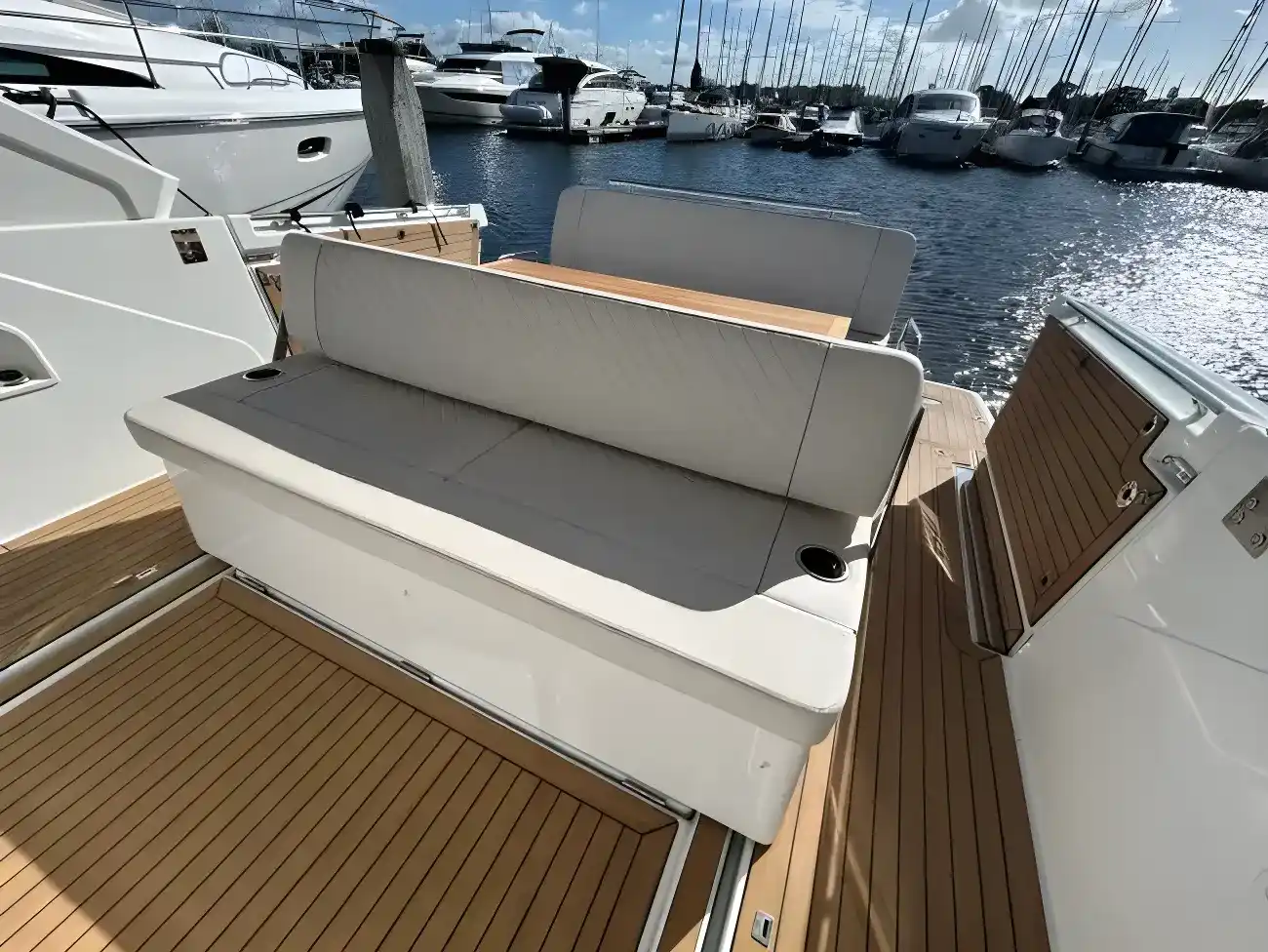 Thumbnail von Jeanneau DB37