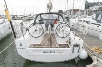Thumbnail von Beneteau Oceanis 30.1 Pure Drive