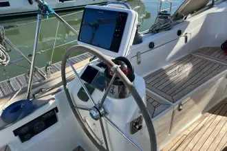 Thumbnail von Southerly 38 Snow Goose