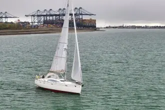 Thumbnail von Southerly 38 Snow Goose