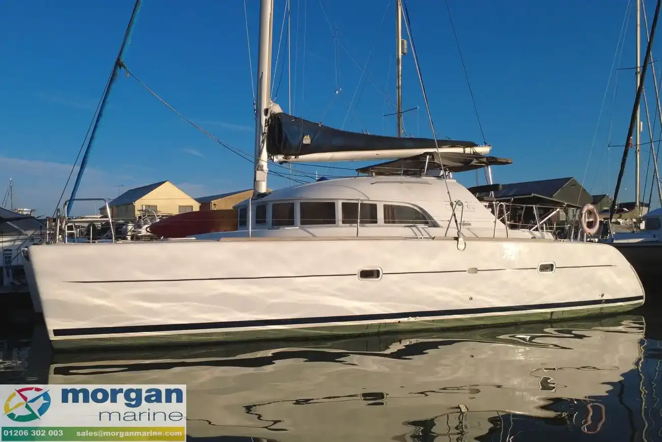 Lagoon 380 Incommunicado