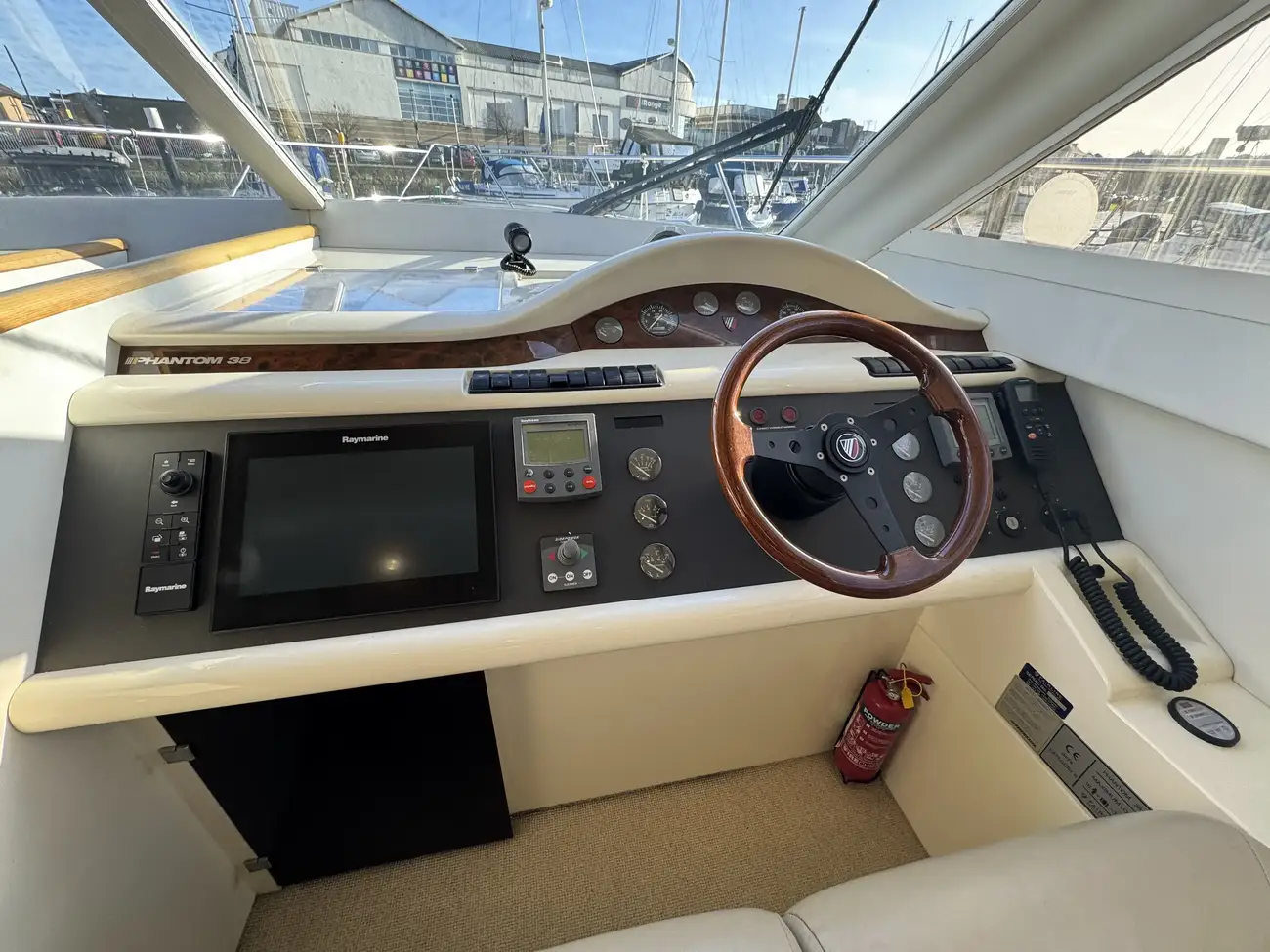 Thumbnail von Fairline Phantom 38 Mabuhay