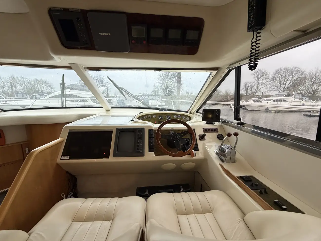 Thumbnail von Princess 430 Outrider