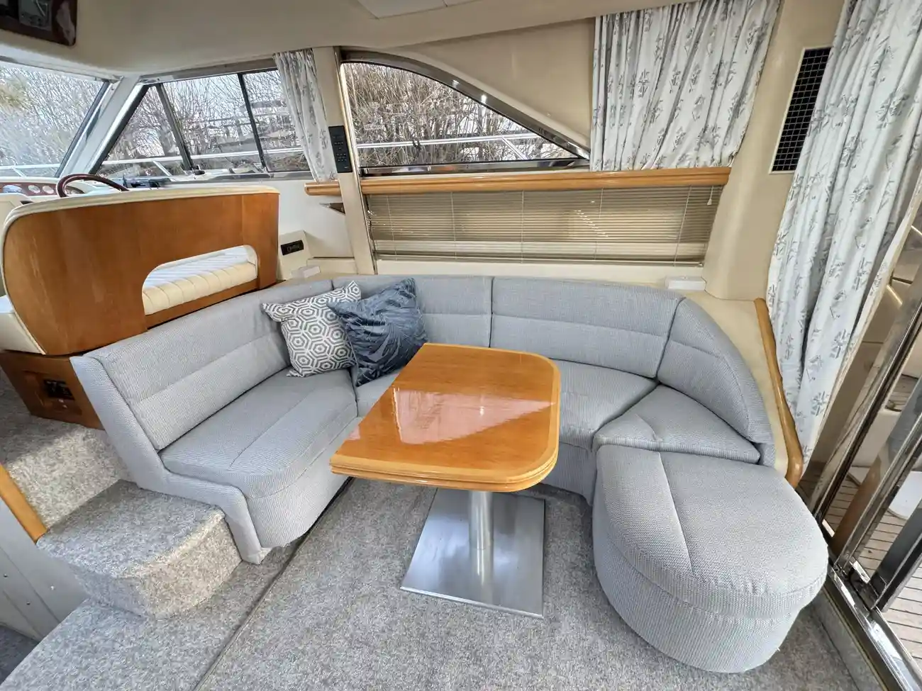 Thumbnail von Princess 420 Recent Interior Refurbishment