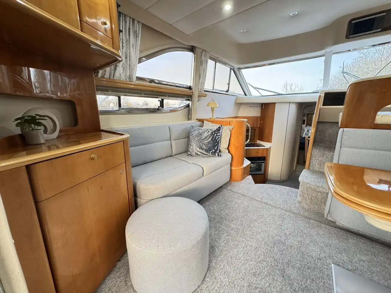 Thumbnail von Princess 420 Recent Interior Refurbishment