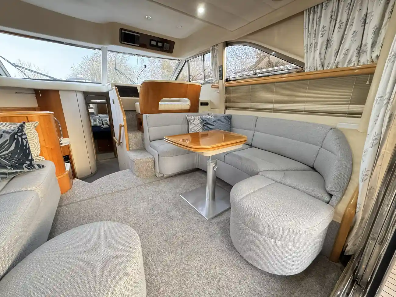 Thumbnail von Princess 420 Recent Interior Refurbishment