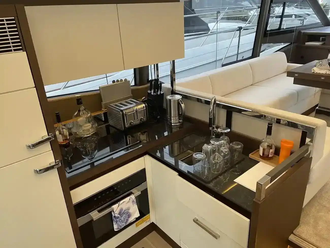 Thumbnail von Jeanneau 520 flybridge