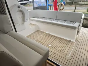 Thumbnail von Haines 32 Sedan Licence to Chill