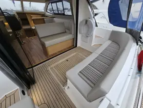 Thumbnail von Haines 32 Sedan Licence to Chill