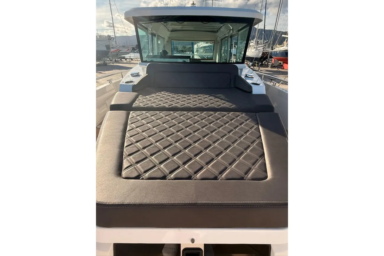 Thumbnail von Axopar 37 XC Cross Cabin