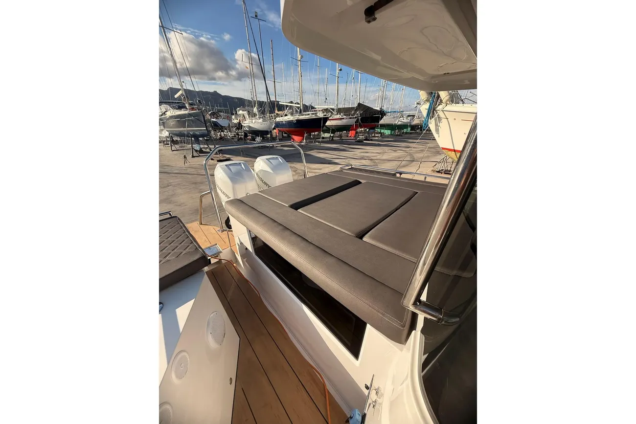 Thumbnail von Axopar 37 XC Cross Cabin