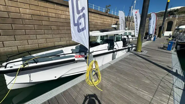 Axopar 29 XC Cross Cabin